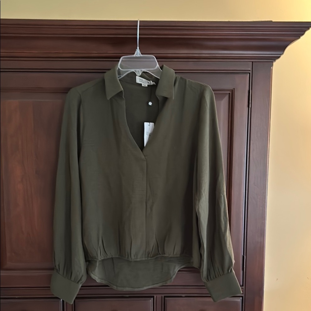 Molly Bracken Green Relaxed Buttoned Blouse